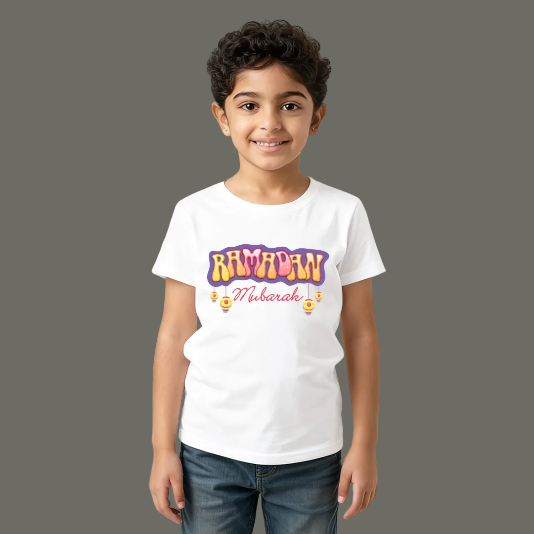 Vintage Retro Ramadan Mubarak T-Shirt for Kids  – Groovy 70s Aesthetic Ramadan Gift – Cute Islamic Holiday Graphic Tees – Comfortable Eid & Ramadan Apparel